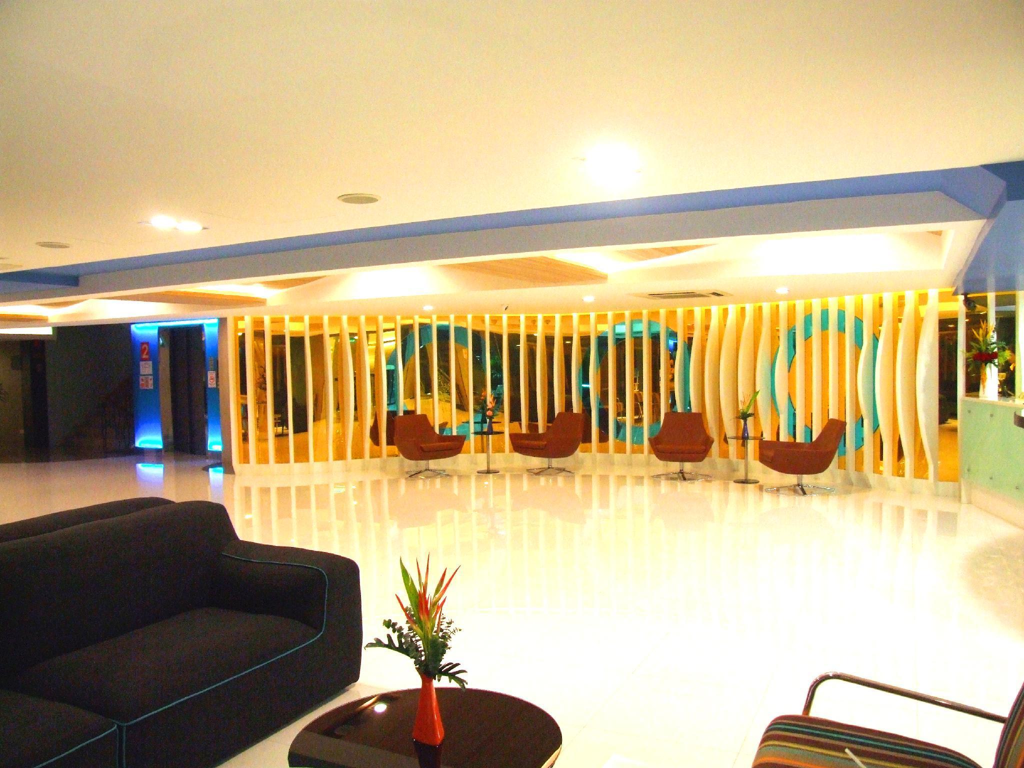Grand Tower Inn Sathorn Hotel Bangkok Exterior photo