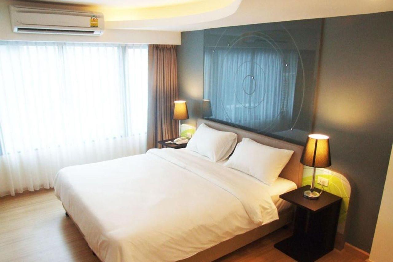 Grand Tower Inn Sathorn Hotel Bangkok Exterior photo